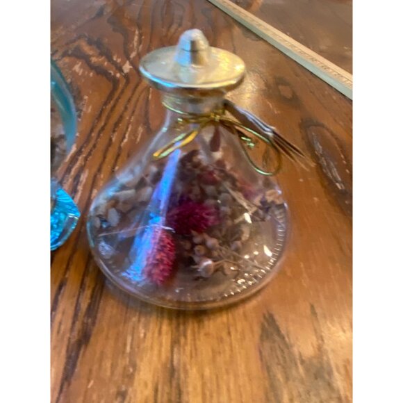 Lot Of 3 Vintage Glass Oil Lamps With Dried Flowers & Heart-Shaped Design Boho D - Picture 4 of 12